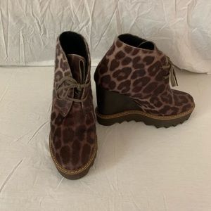 Stella McCartney Boots. worn once. Size 38